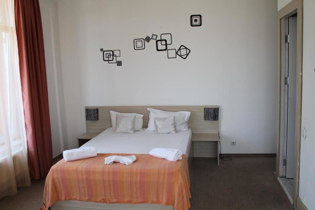 Отель Hotel Mon Caprice Бухарест-63